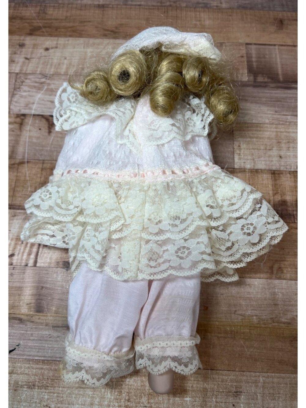 Porcelain Doll In Pink Lace Dress With Bonnet – Vintage Collectible - Picture 5 of 5